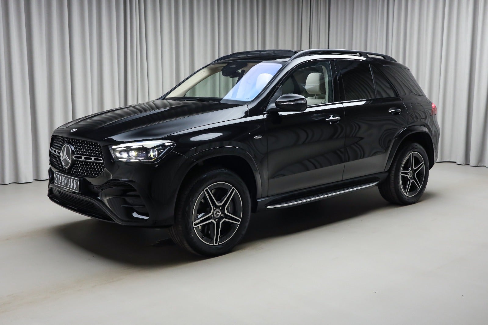 Mercedes-Benz GLE 350 de (1/8)