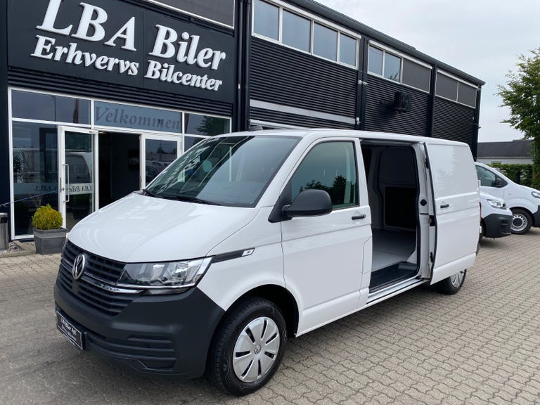 VW Transporter TDi 110 Kassevogn lang