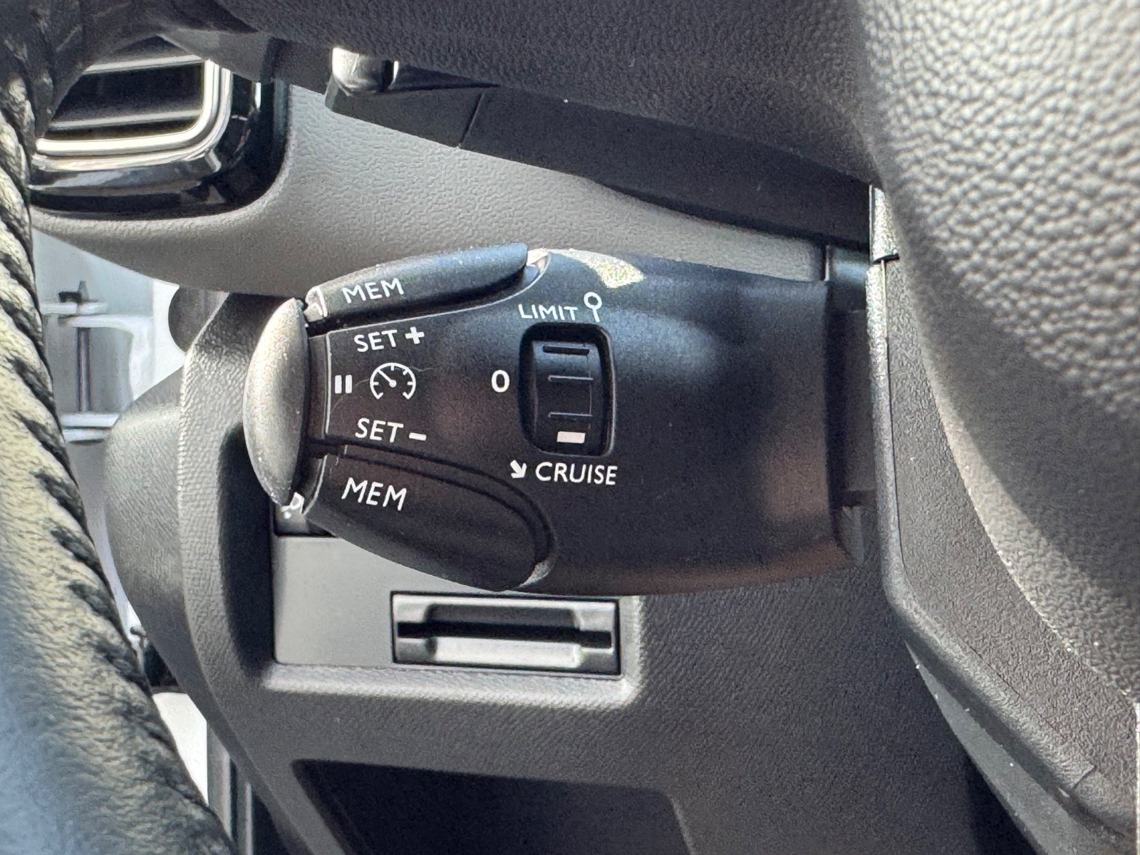 Billede af Citroën C5 Aircross 1,6 Hybrid Feel LTD EAT8