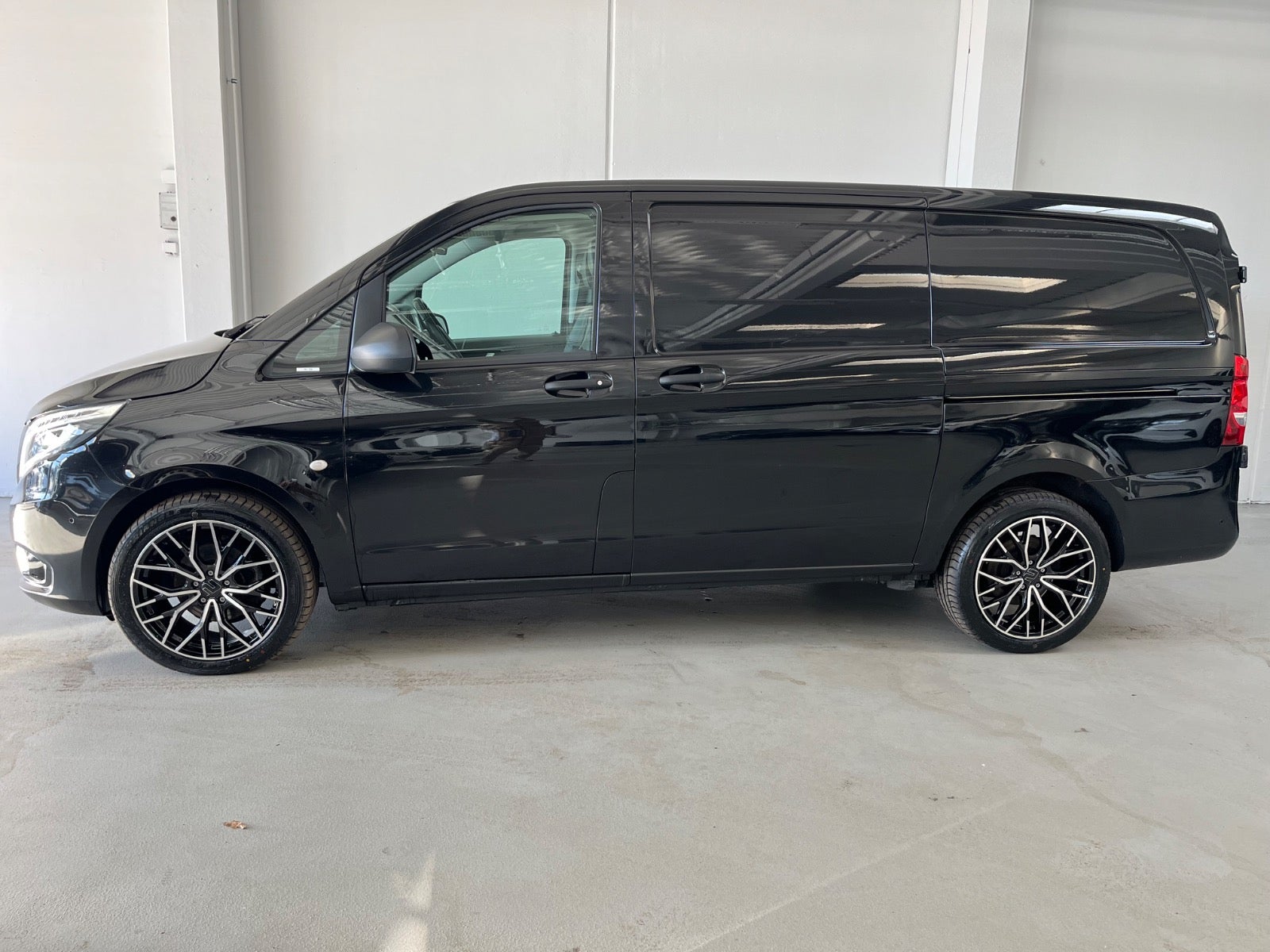 Billede af Mercedes Vito 114 2,0 CDi Complete aut. L RWD