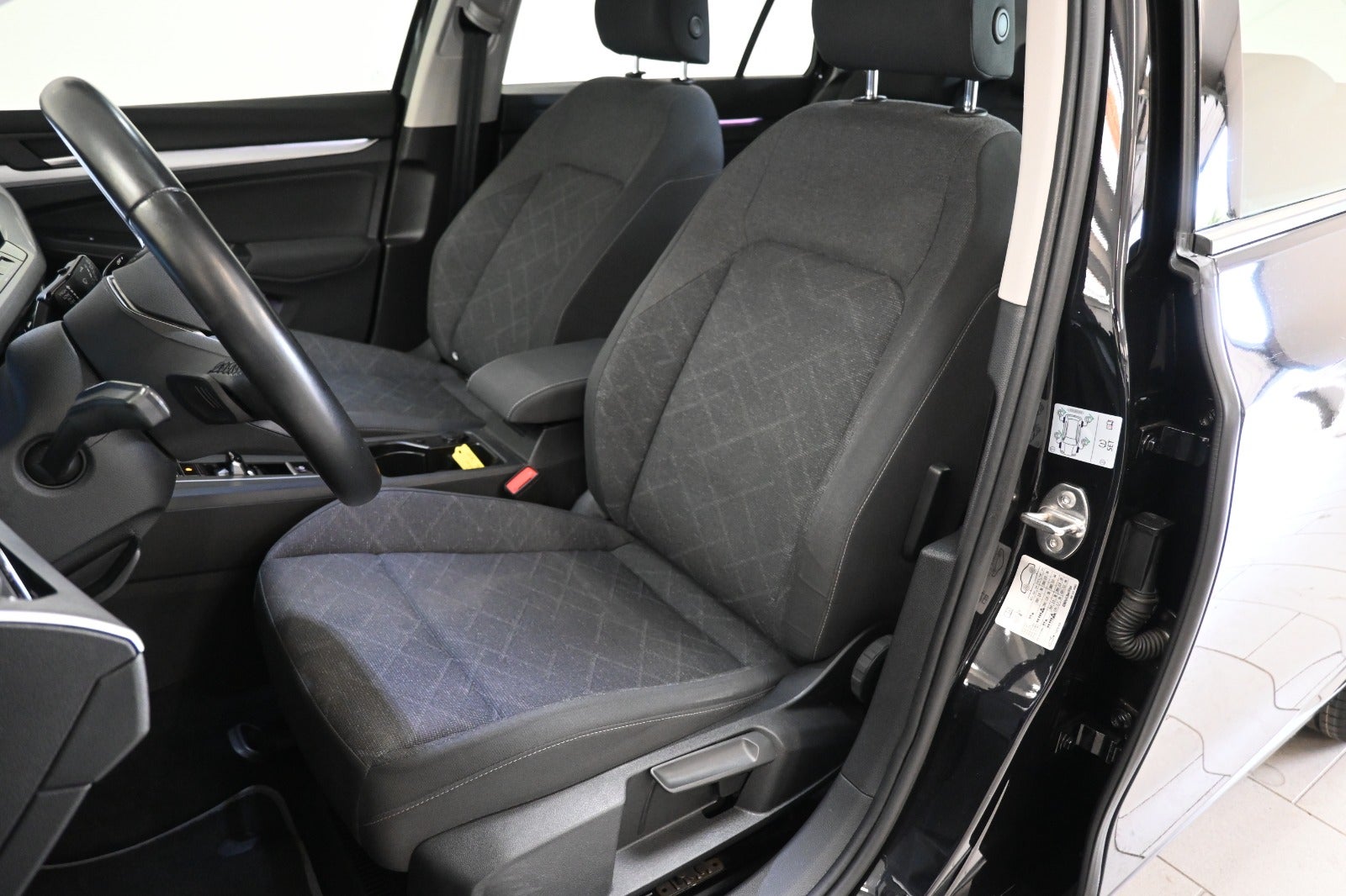 VW Golf VIII eTSi 130 Life Variant DSG