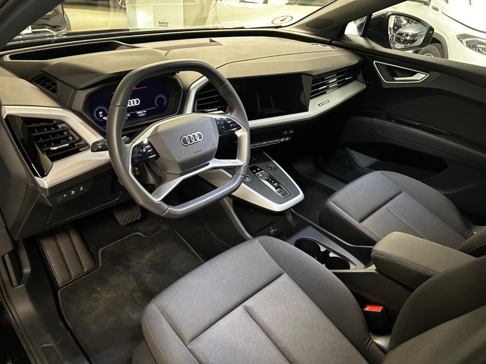 Audi Q4 e-tron Attitude