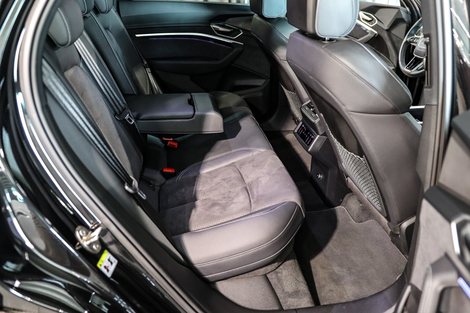 Billede af Audi Q8 e-tron 55 S-line Black Edition quattro