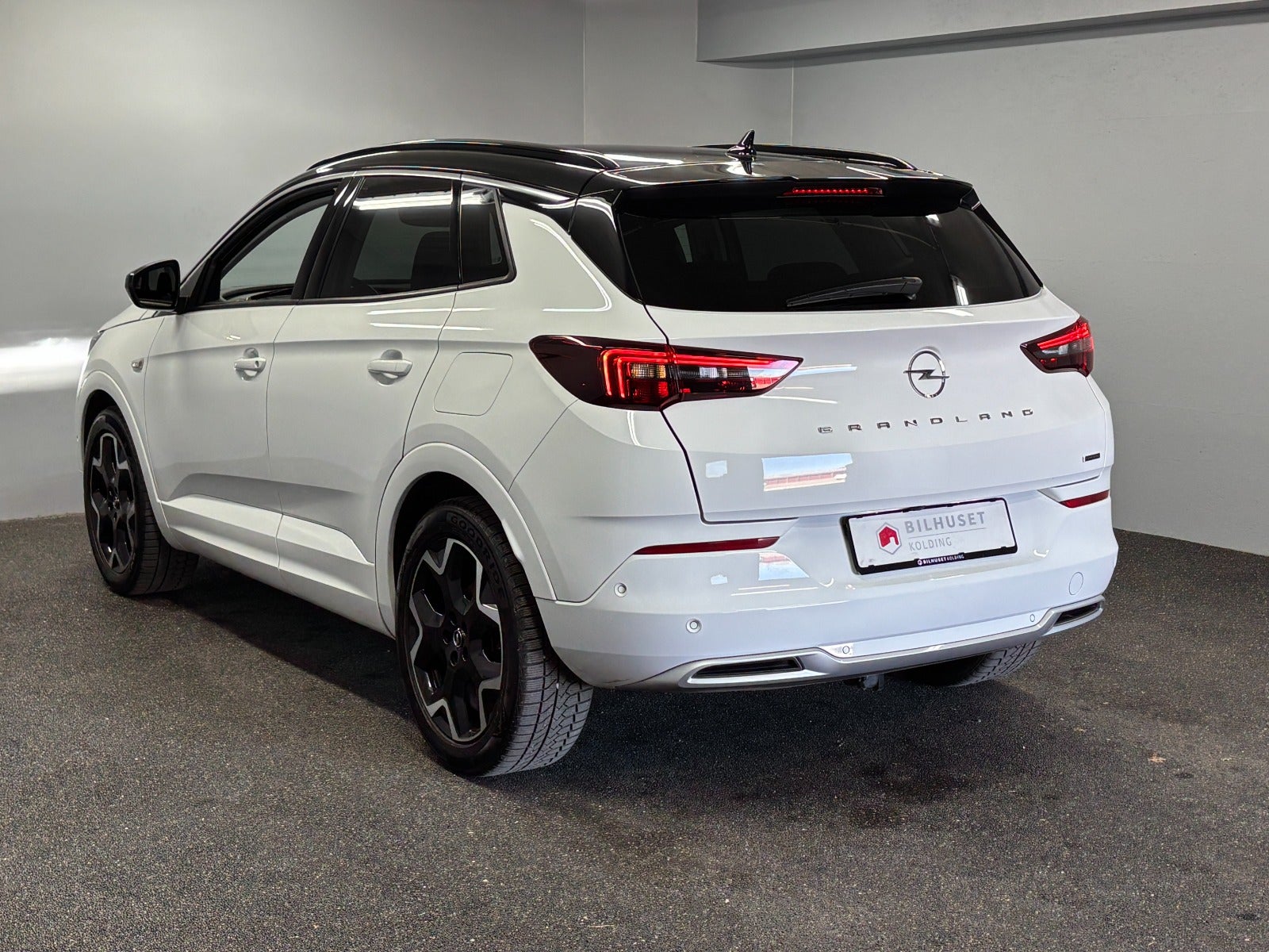 Billede af Opel Grandland 1,6 Hybrid Ultimate aut.