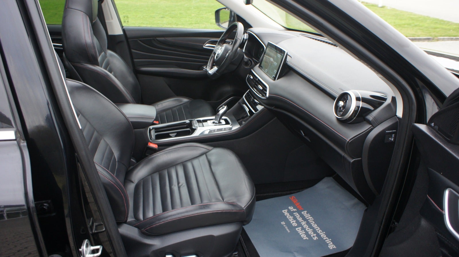 MG EHS PHEV Luxury