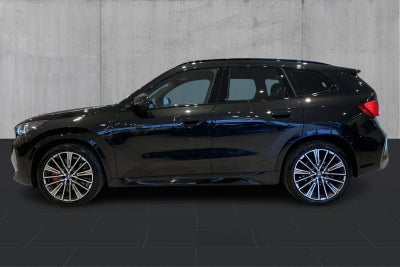 BMW iX1 eDrive20 Fully Charged M-Sport - 1