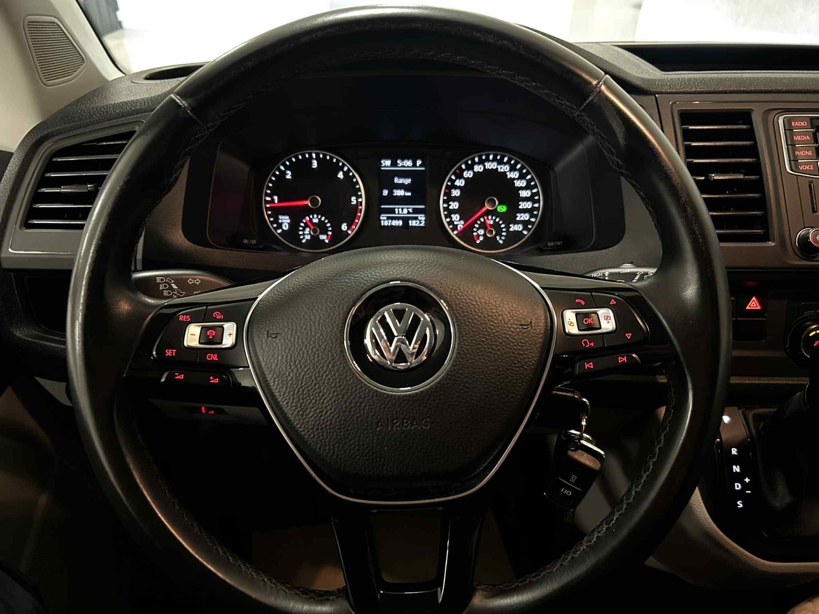 Billede af VW Transporter 2,0 TDi 150 Kassevogn DSG kort