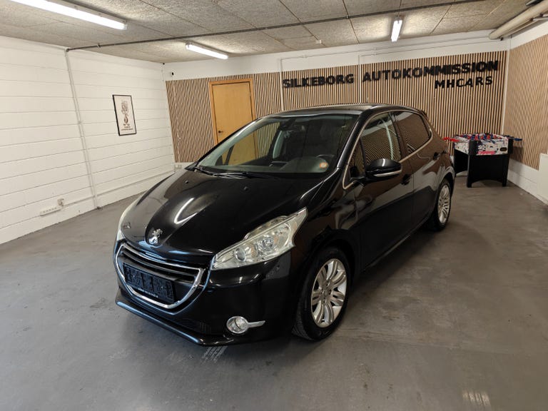 Peugeot 208 VTi Allure Sky