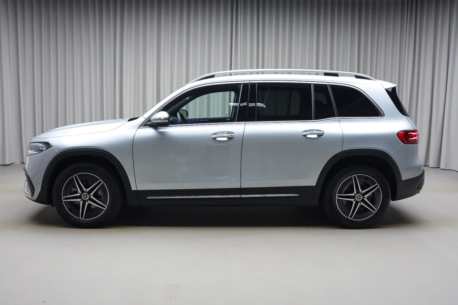 Mercedes-Benz EQB 250+ (6/8)