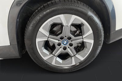 BMW iX1 xDrive30 X-Line