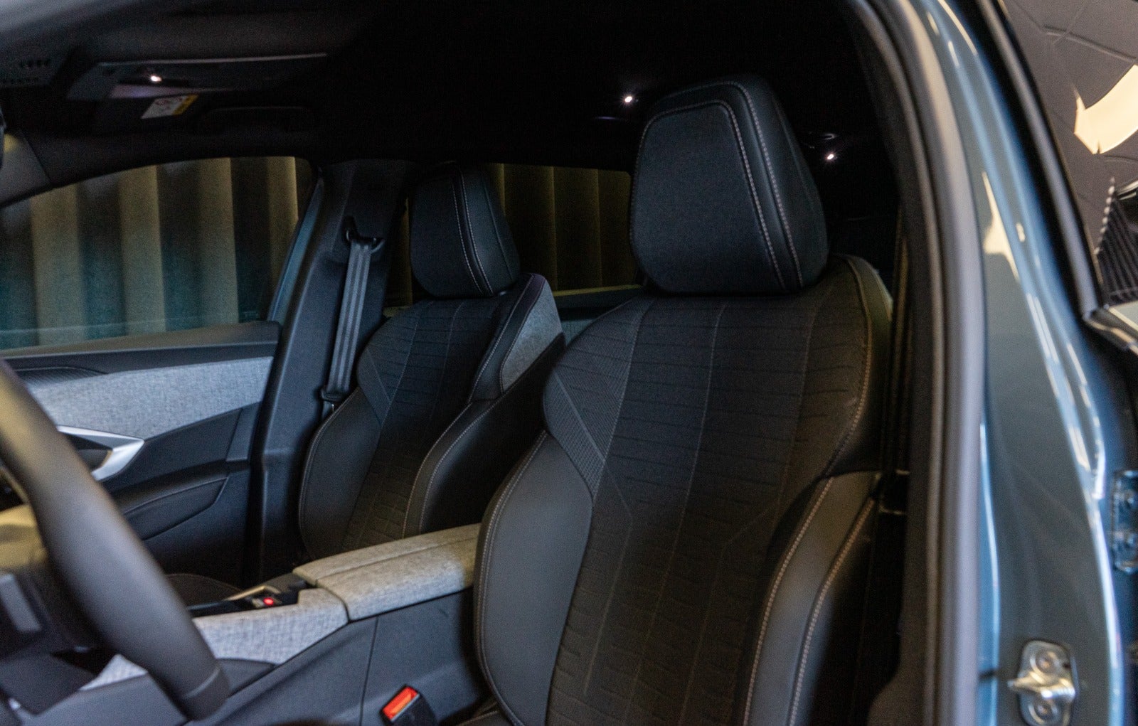 Billede af Peugeot e-5008 77 Allure 7prs