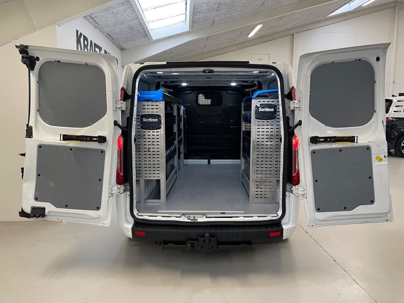 Billede af Ford Transit Custom 300L 2,0 TDCi 130 Trend aut.