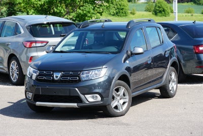 Dacia Sandero Stepway 1,5 dCi 90 Diesel modelår 2017 km 93900 Grå nysynet ABS airbag centrallås serv