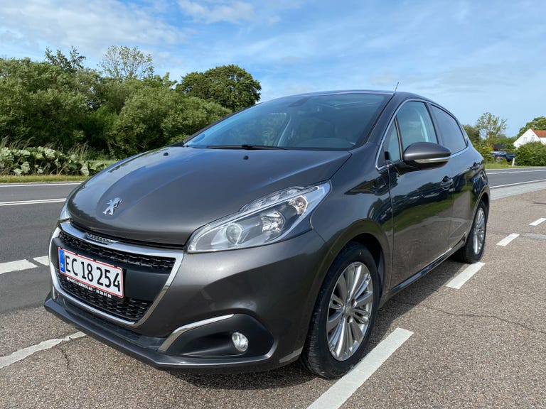 Peugeot 208 BlueHDi 100 Infinity Sky