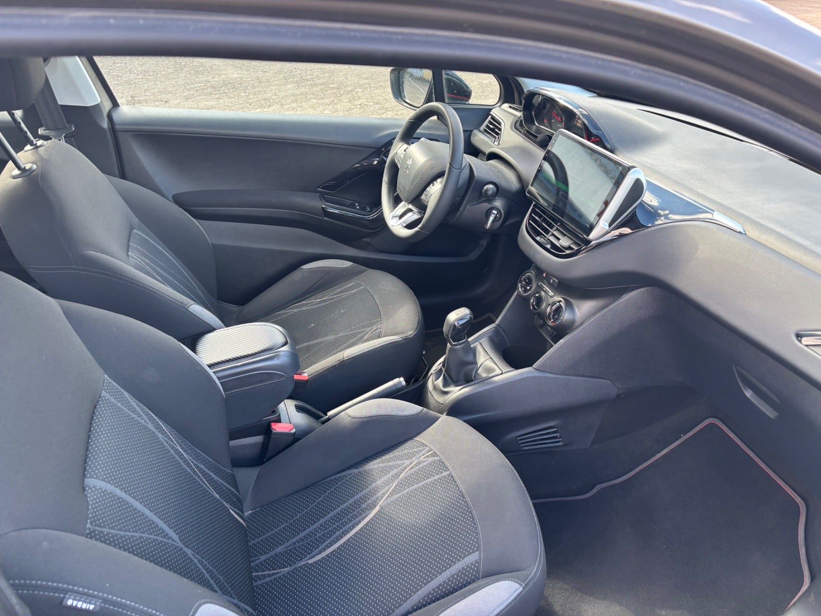 Peugeot 208 e-HDi 92 Active
