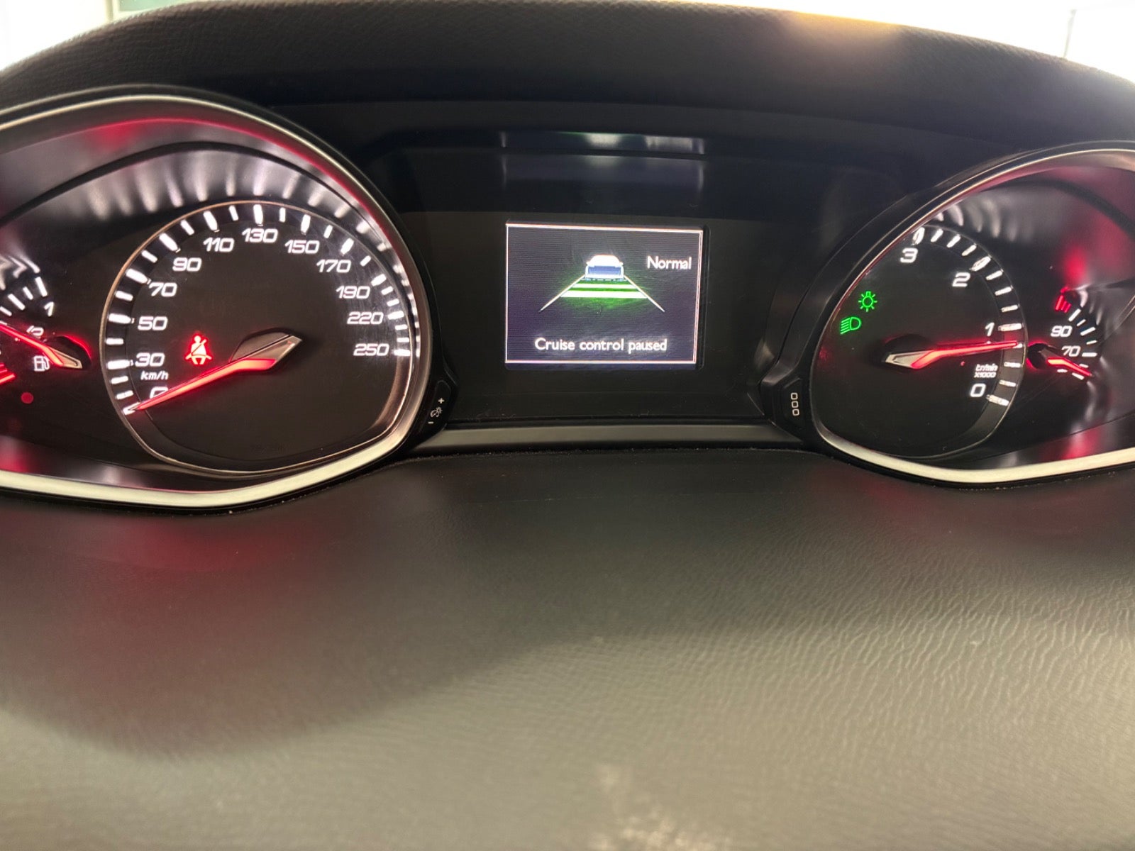 Billede af Peugeot 308 1,5 BlueHDi 130 Selection Sky SW EAT8