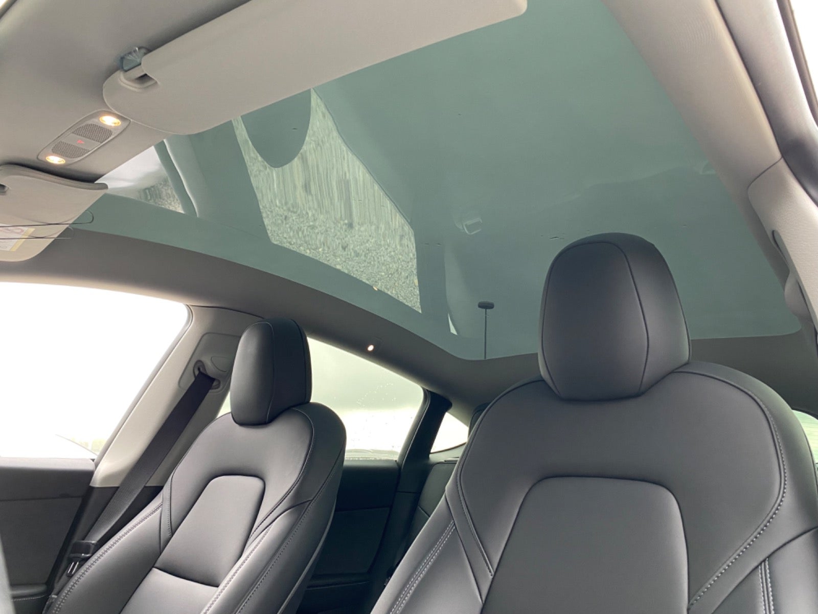 Tesla Model Y Long Range AWD – 15