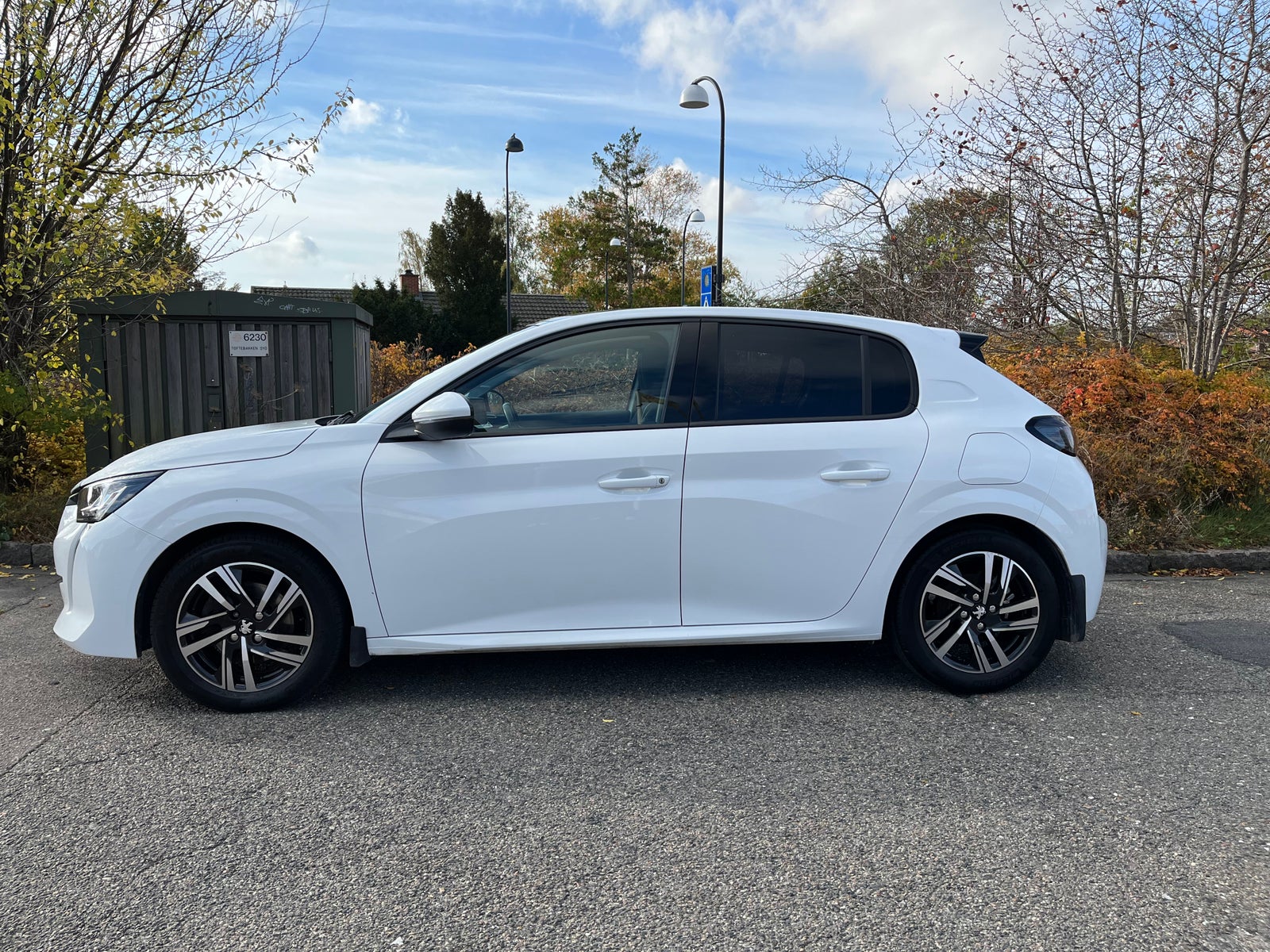 Billede af Peugeot 208 1,2 PureTech 100 Allure Sky