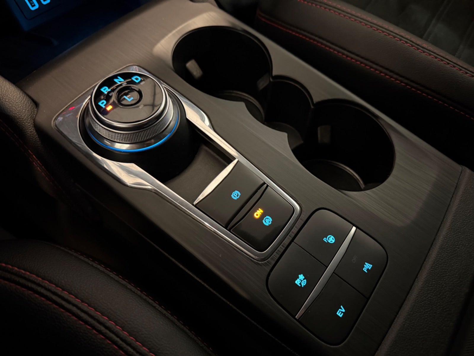 Ford Kuga PHEV ST-Line CVT Van