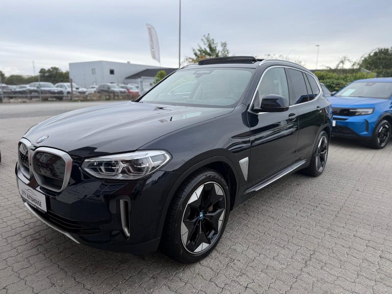 BMW iX3 Charged Plus