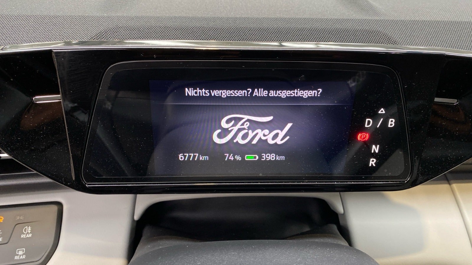 Ford Explorer Select Extended Range