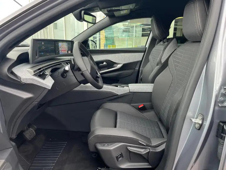 Peugeot e-5008 Allure 7prs