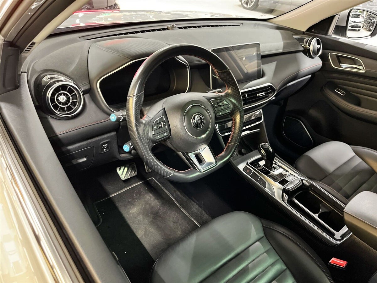 MG EHS PHEV Luxury billede 2