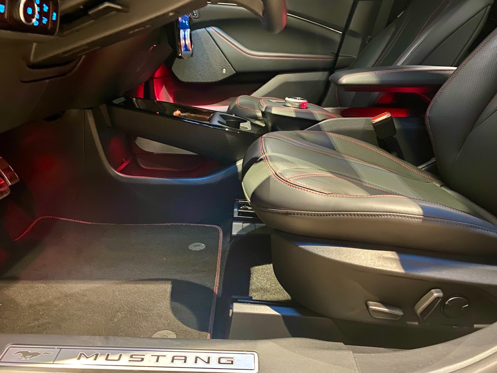 Billede af Ford Mustang Mach-E 75 Premium Standard Range AWD