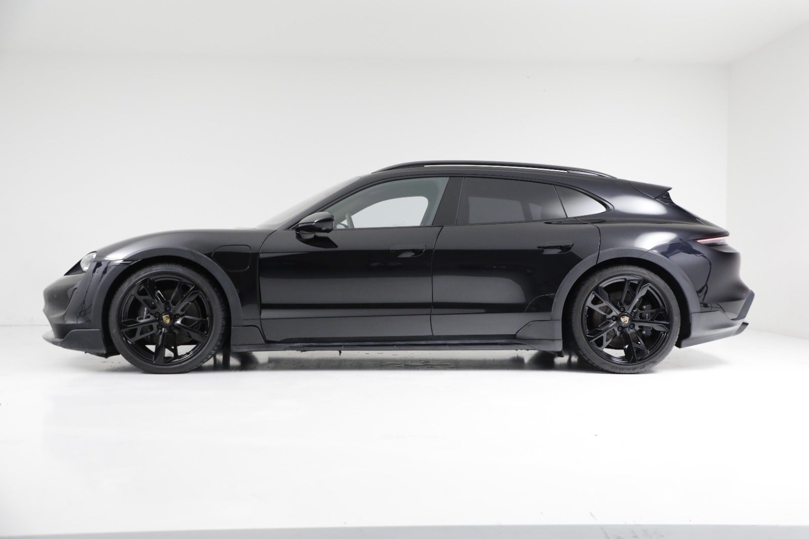 Porsche Taycan 4 Performance+ Cross Turismo