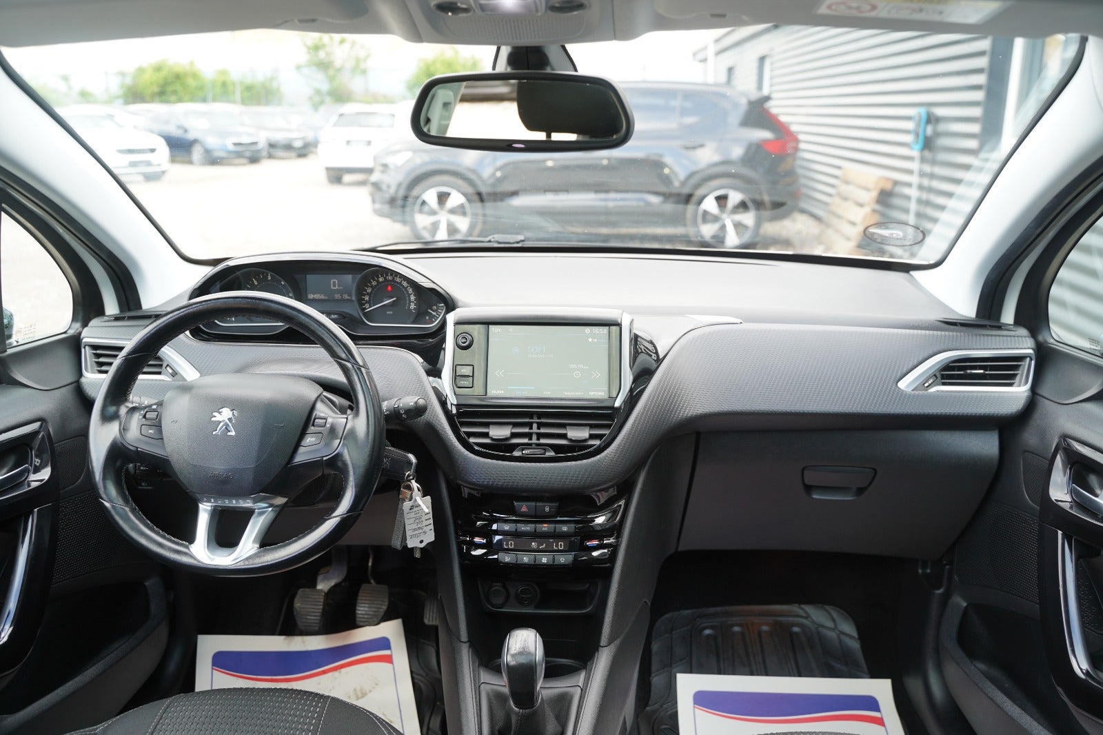 Billede af Peugeot 208 1,6 BlueHDi 100 Allure Sky