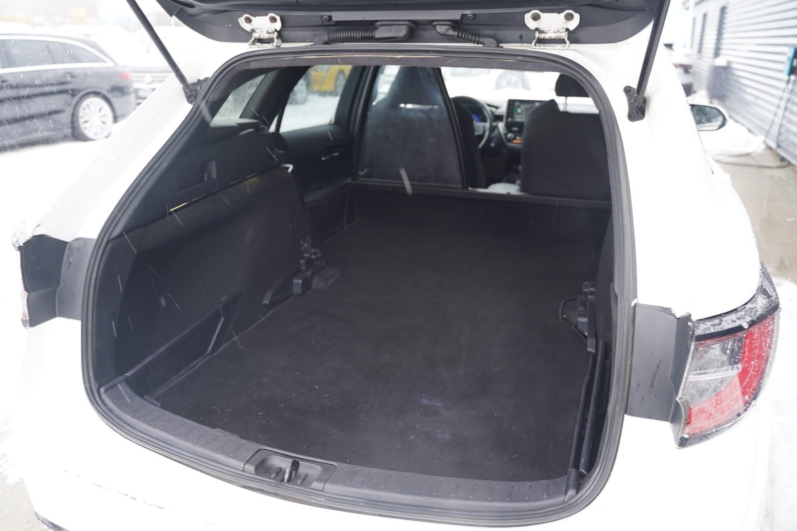 Billede af Toyota Corolla 1,8 Hybrid H3 Touring Sports MDS Van