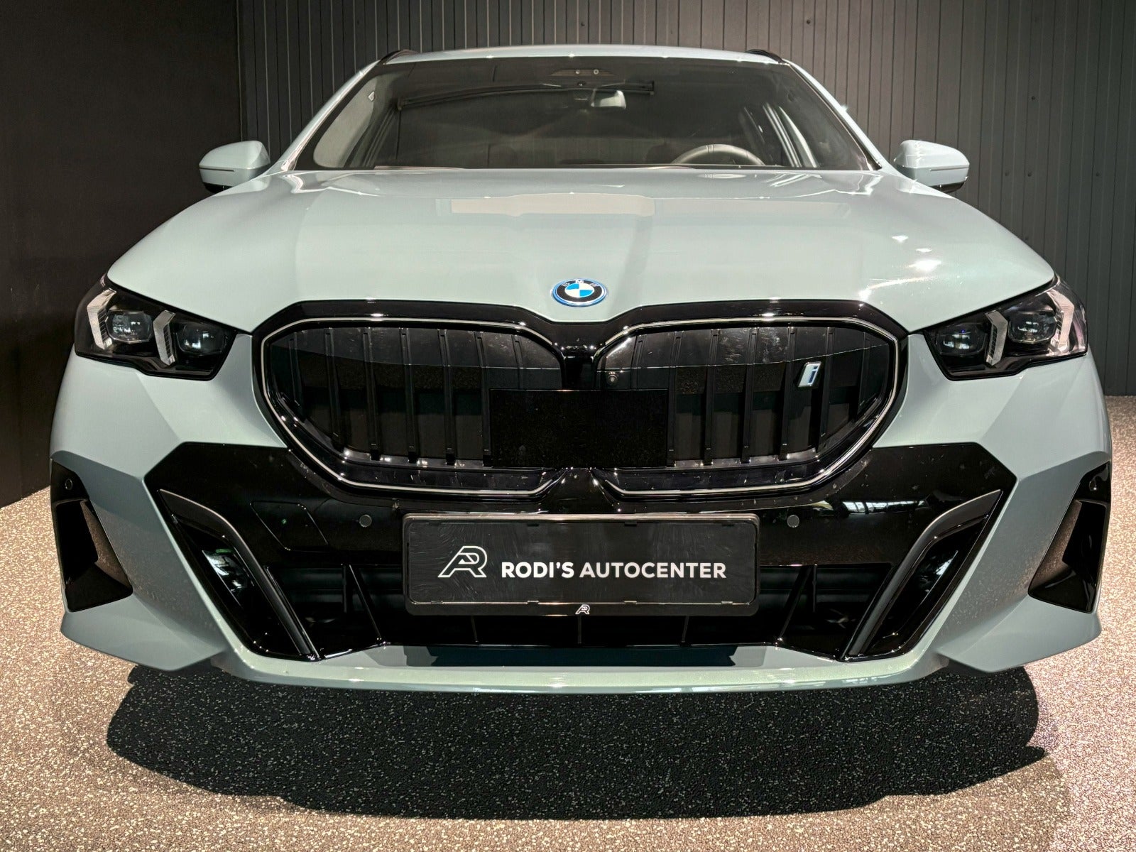 BMW i5 2024