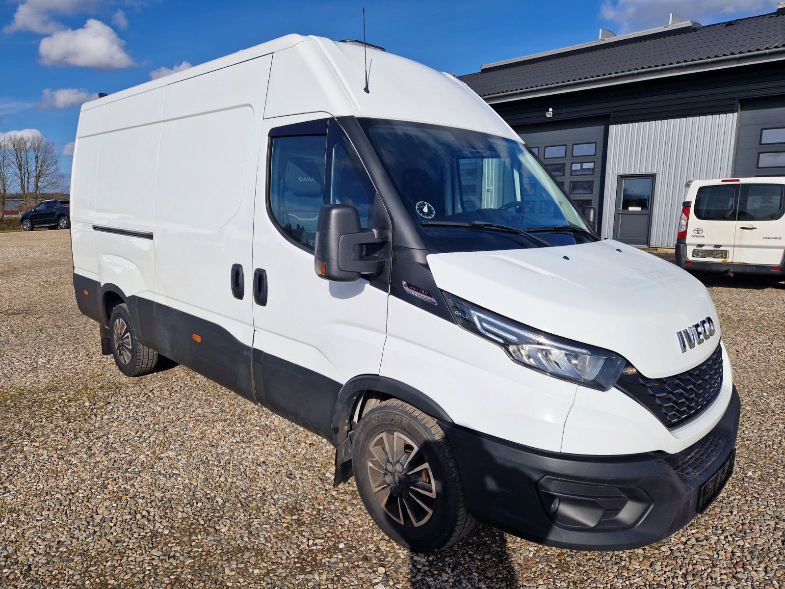 Billede af Iveco Daily 3,0 35S18 12m³ Van AG8