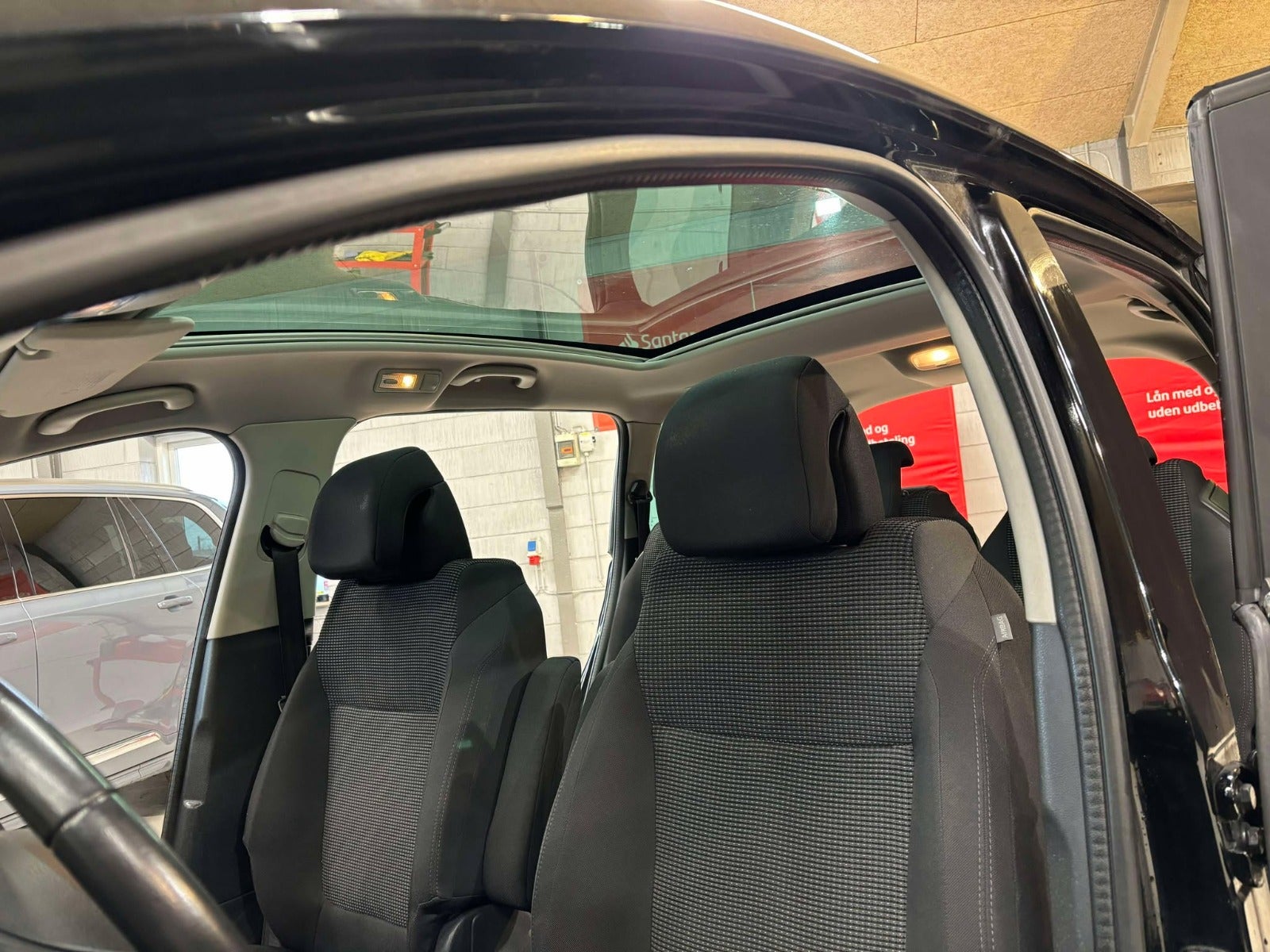 Billede af Peugeot 5008 1,6 HDi 112 7prs