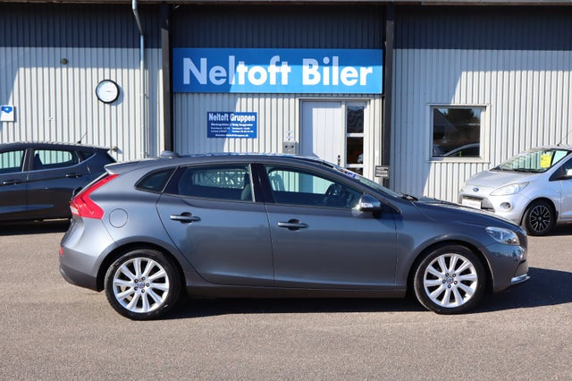 Volvo V40 1,6 D2 115 R-Design