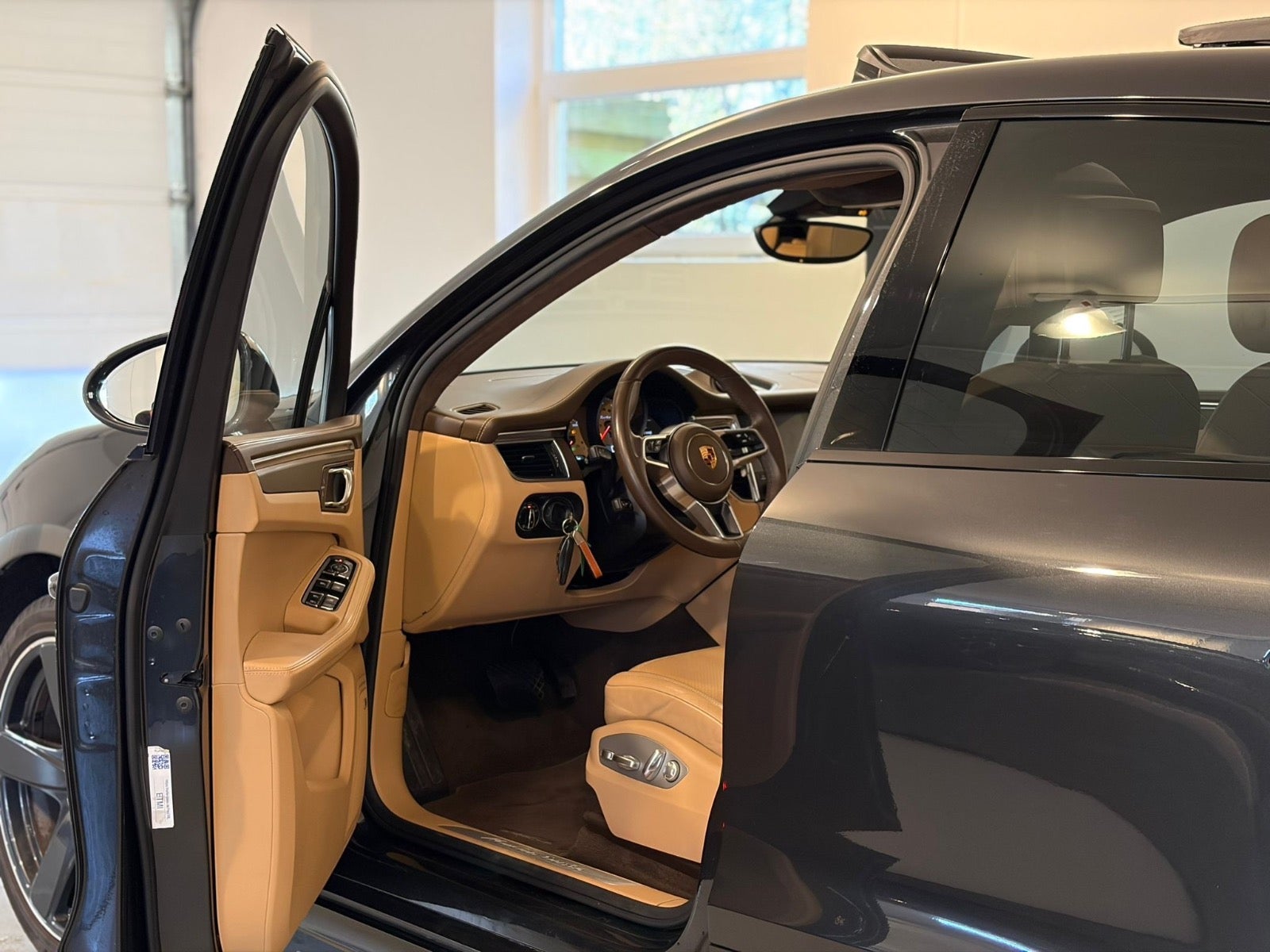 Porsche – Macan Turbo