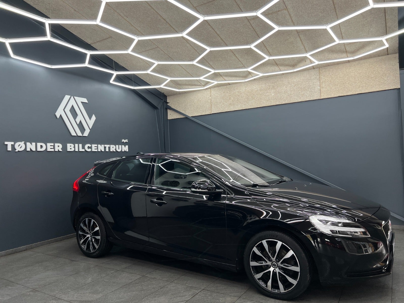 Volvo V40 2018