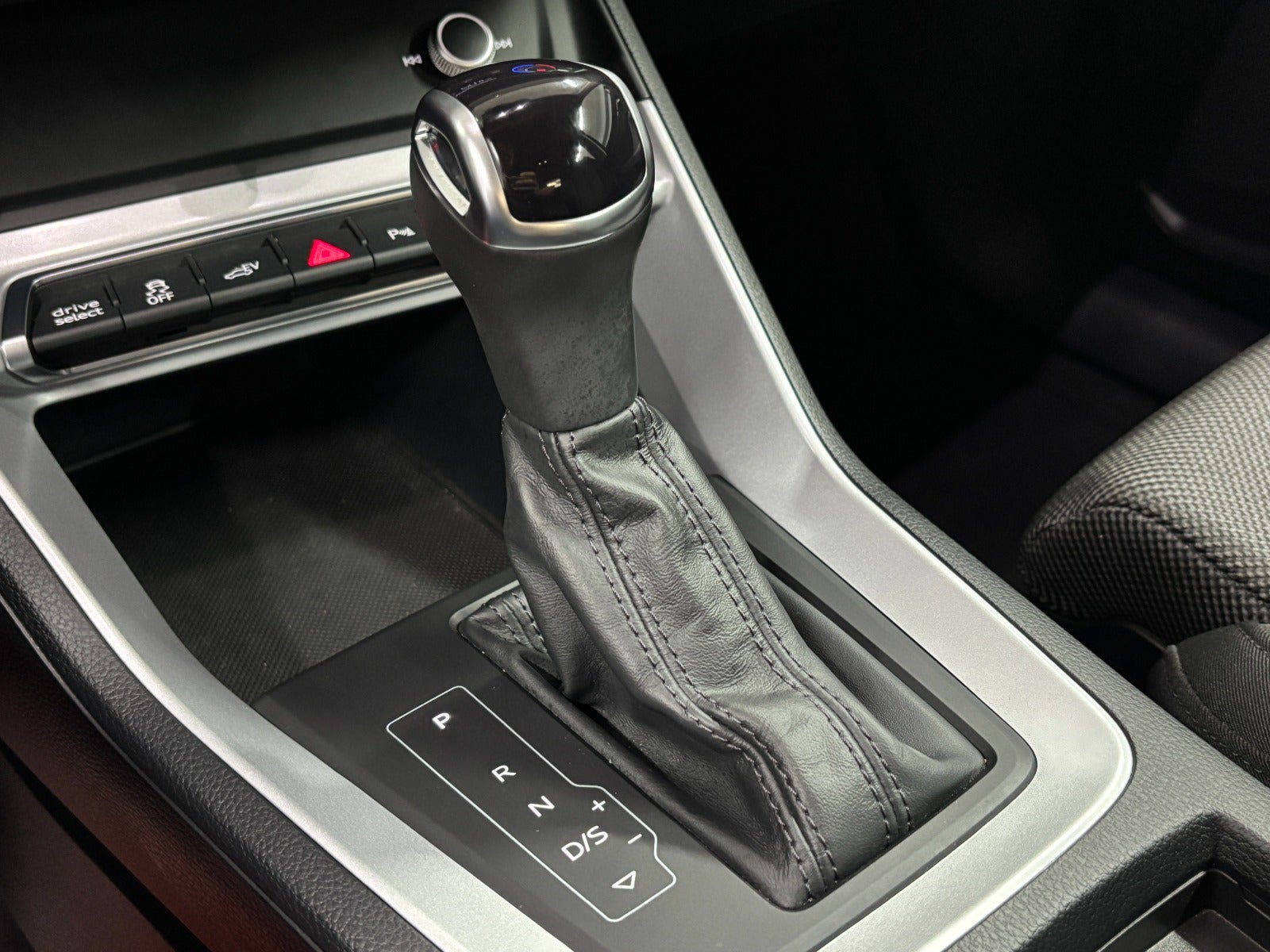 Billede af Audi Q3 45 TFSi e Attitude plus S-tr.