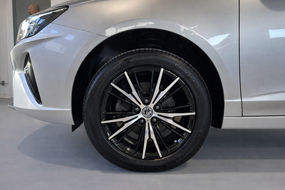 MG MG5 Luxury