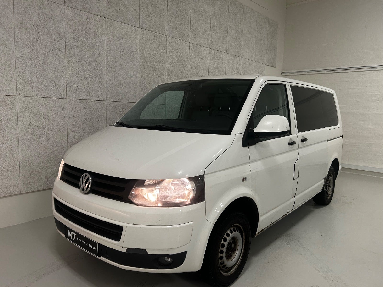 Billede af VW Transporter 2,0 TDi 140 Kassevogn kort