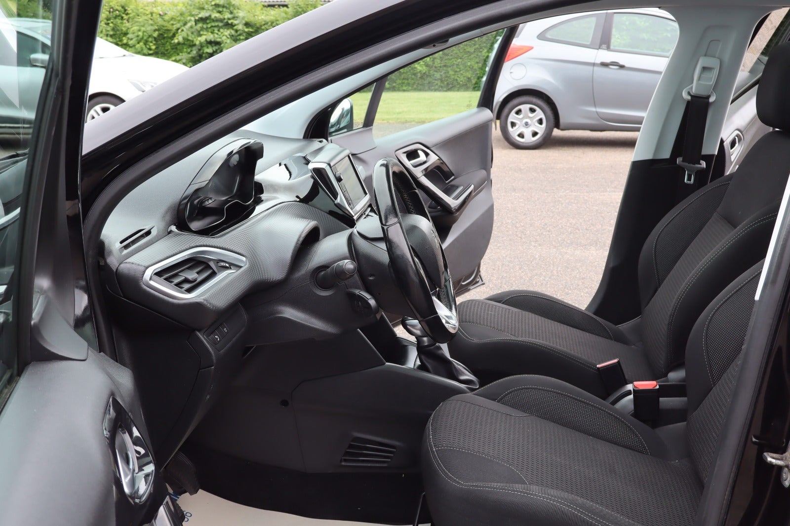 Billede af Peugeot 208 1,5 BlueHDi 100 Allure Sky