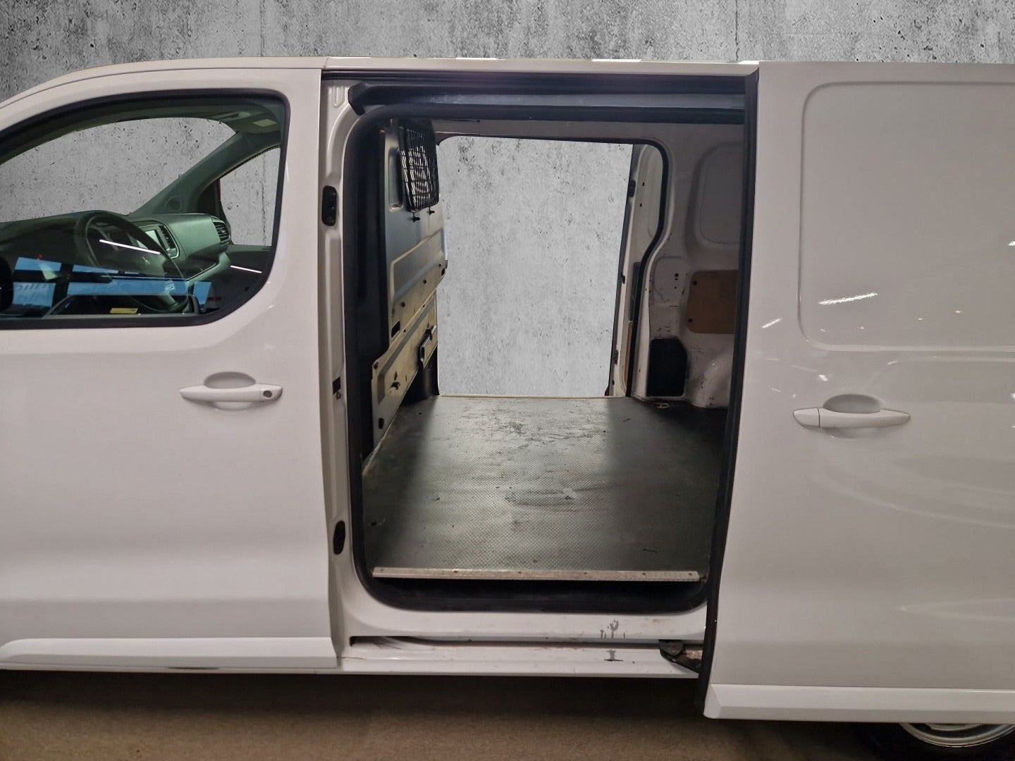 Billede af Peugeot Expert 2,0 BlueHDi 120 L2 Premium Van