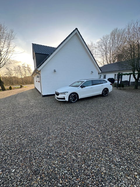 Skoda Superb 1,5 TSi iV Sportline Combi DSG