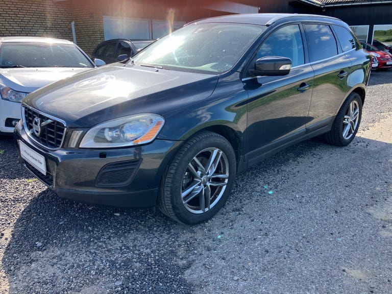 Volvo XC60 D5 215 Kinetic aut. AWD Van