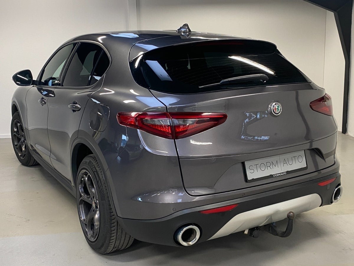 Alfa Romeo Stelvio 2017