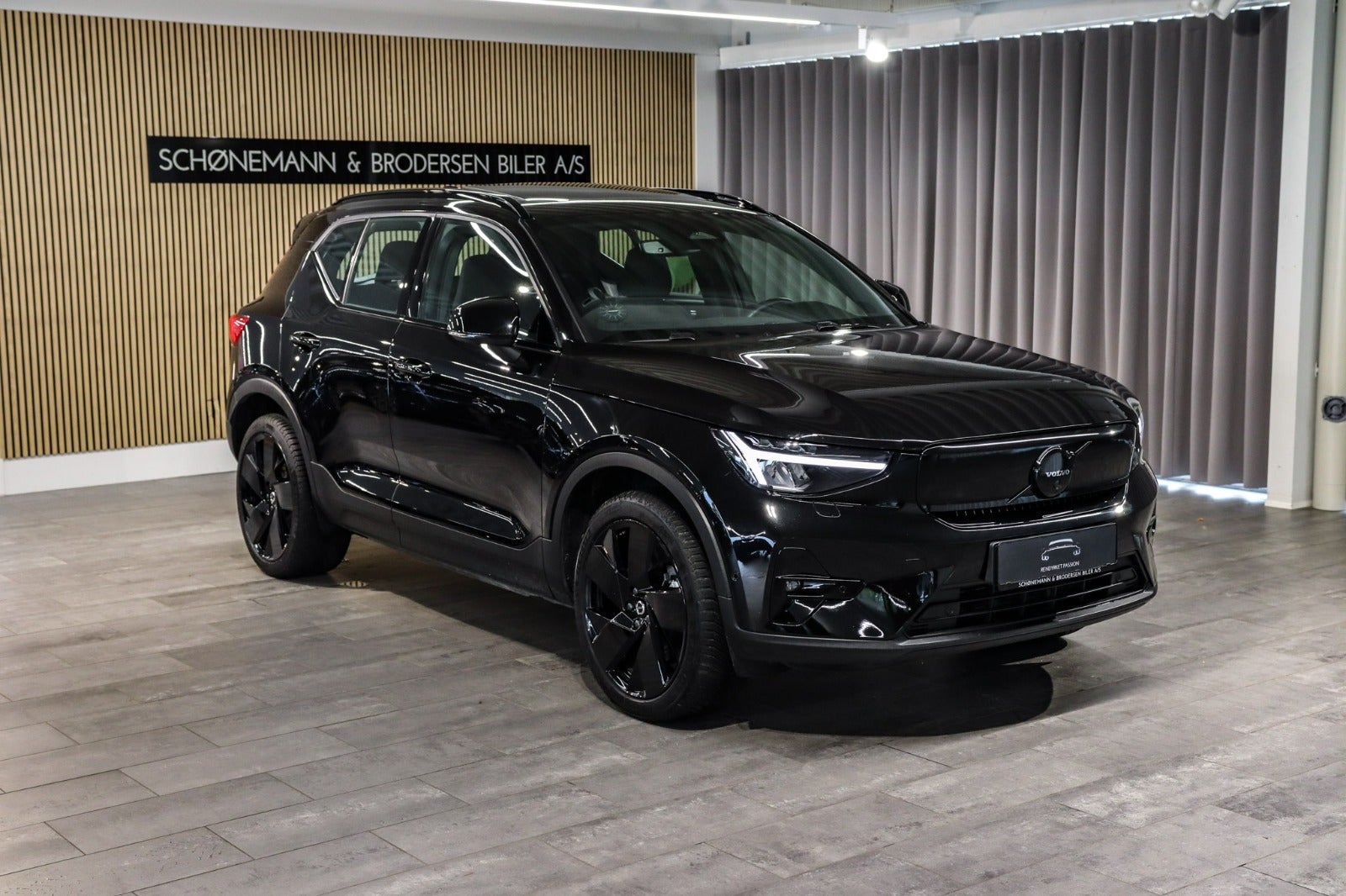 Billede af Volvo EX40  Extended Range Black Edition