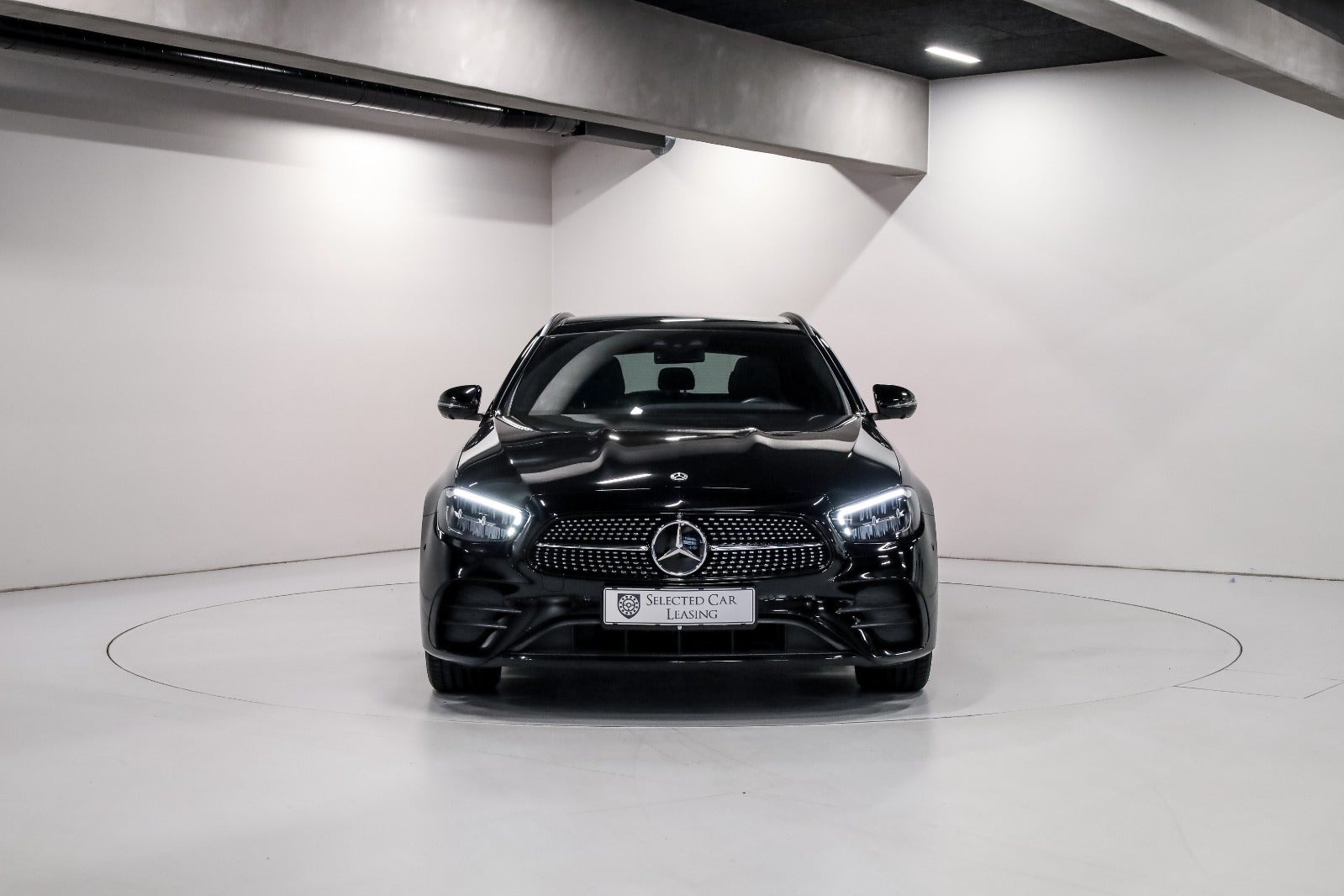 Mercedes-Benz E300 de 2,0 AMG Line stc. aut. 4Matic