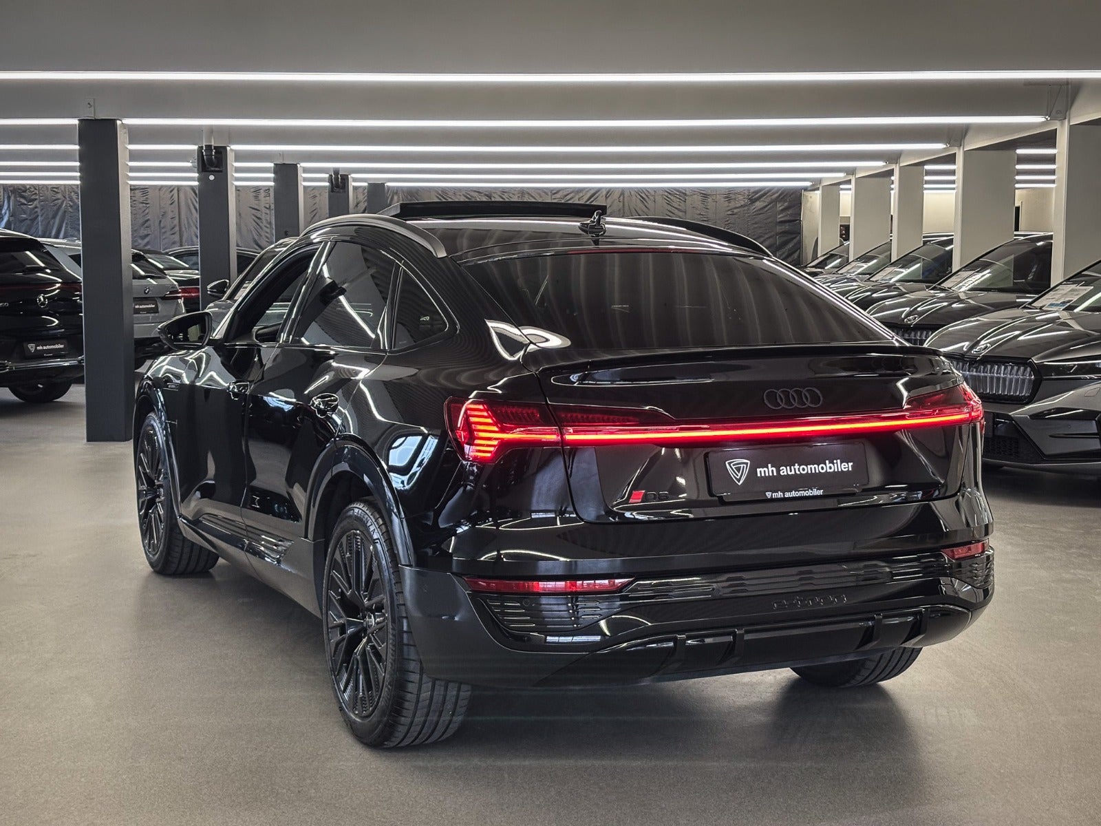 Billede af Audi Q8 e-tron 55 S-line Sportback quattro