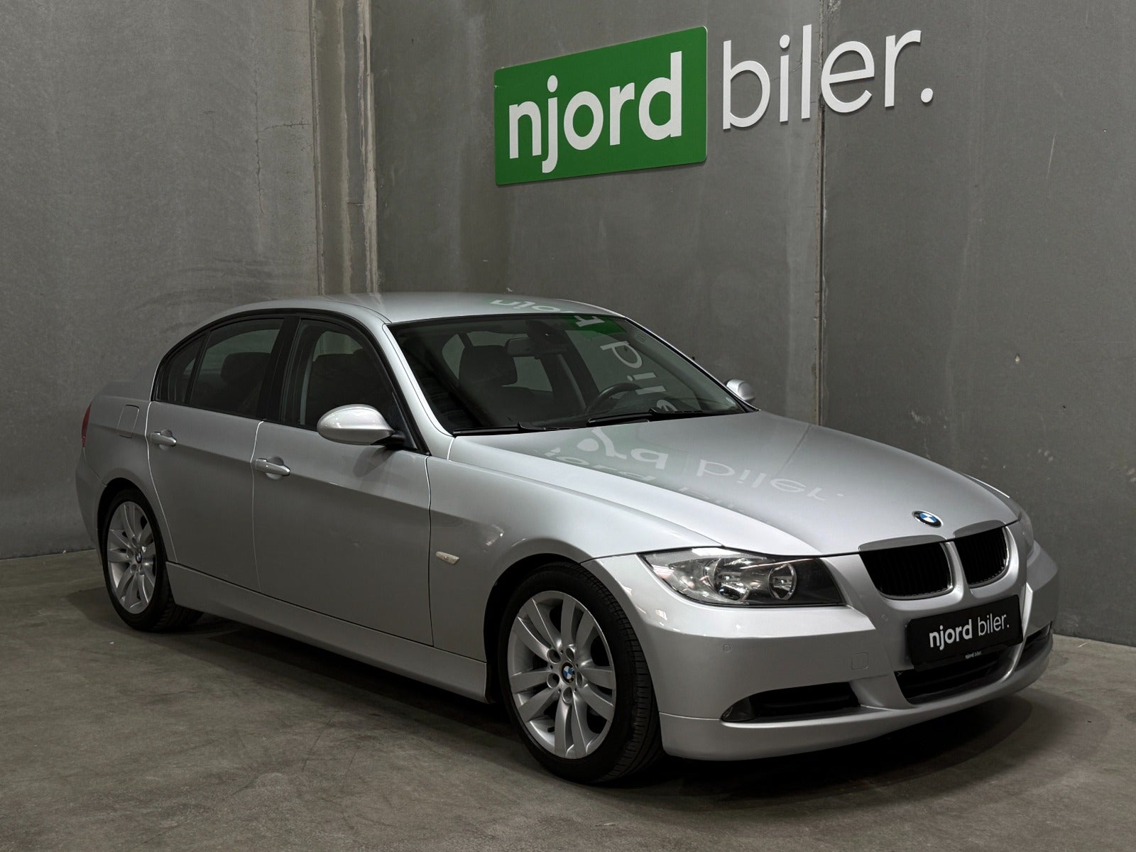 BMW 320i
