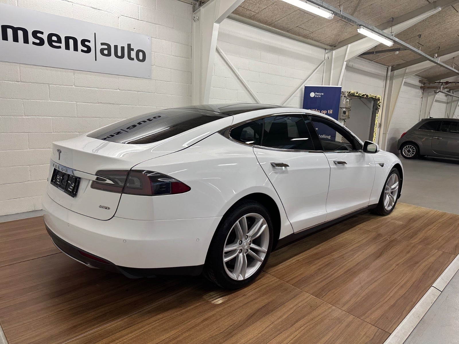 Tesla Model S 2016